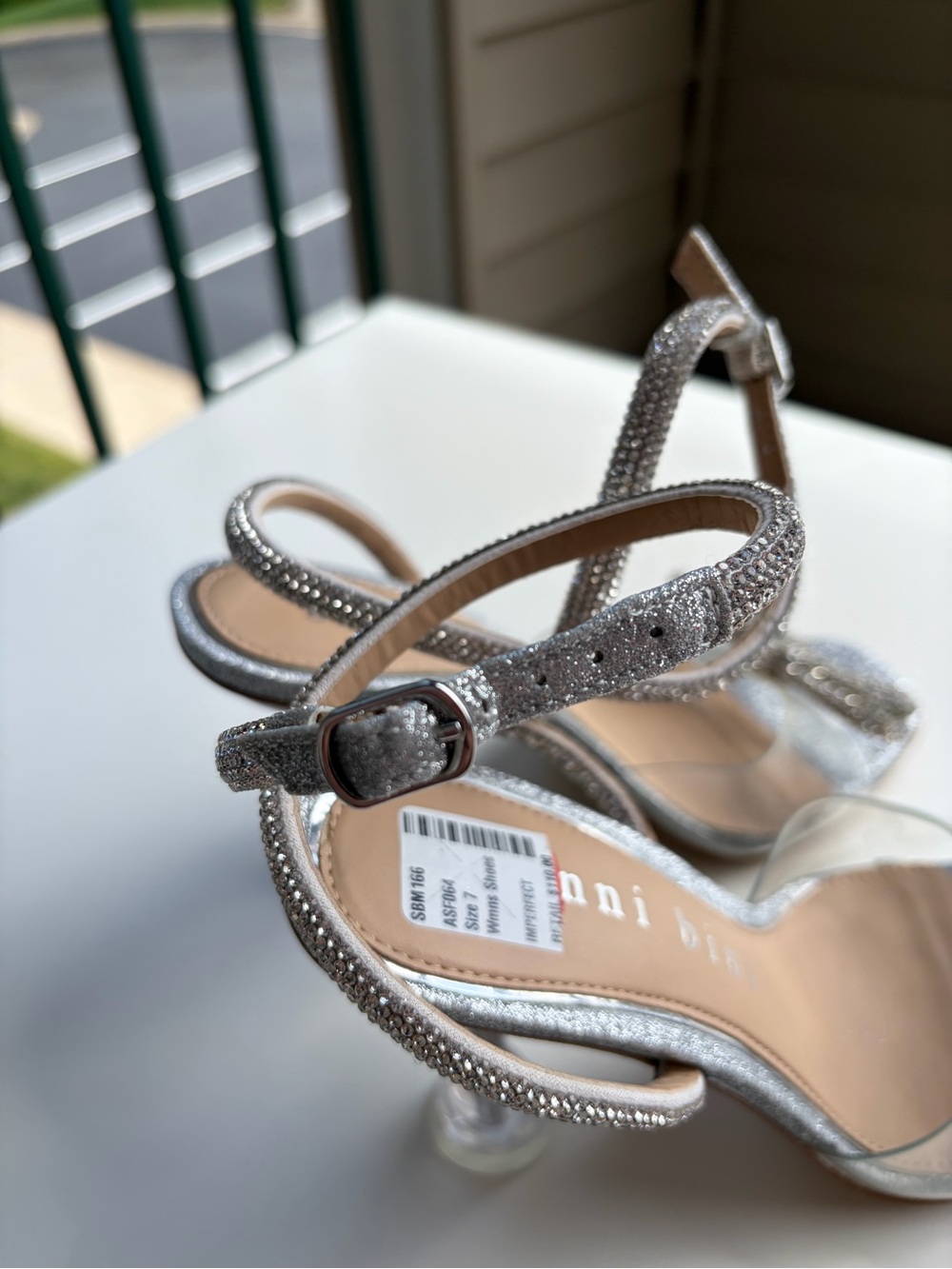 🆕🪩 Gianni Bini Rhinestone Bow Clear Heel Sandals Silver Glitter Size 7 Party - Picture 16 of 17